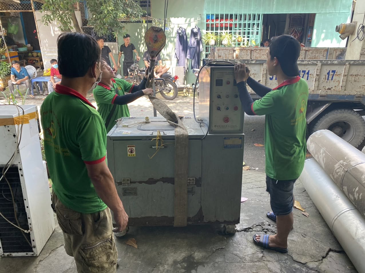 chuyển kho xưởng quận 4